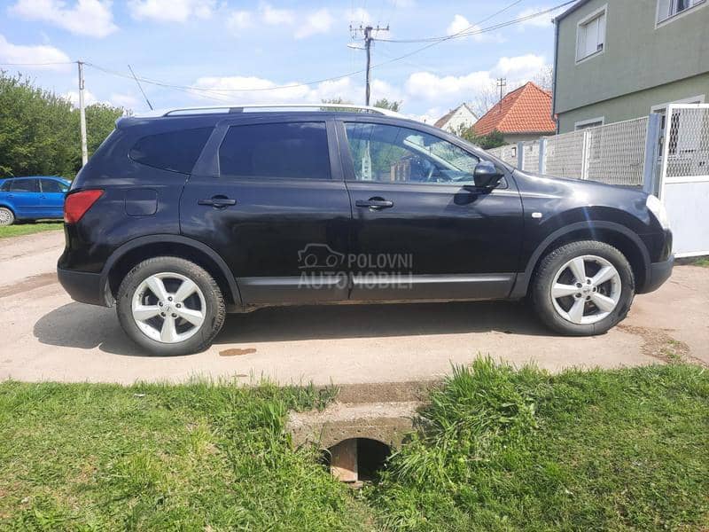 Nissan Qashqai + 2 