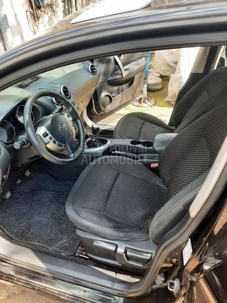 Nissan Qashqai + 2 