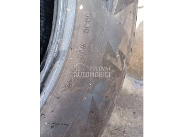 Bridgestone 255/60 R18 Zimska