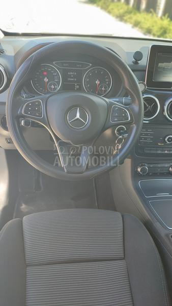 Mercedes Benz B 200 