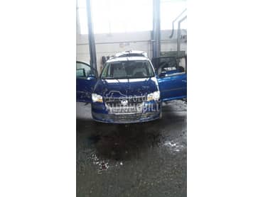 Volkswagen Touran 2008 -  kompletan auto u delovima