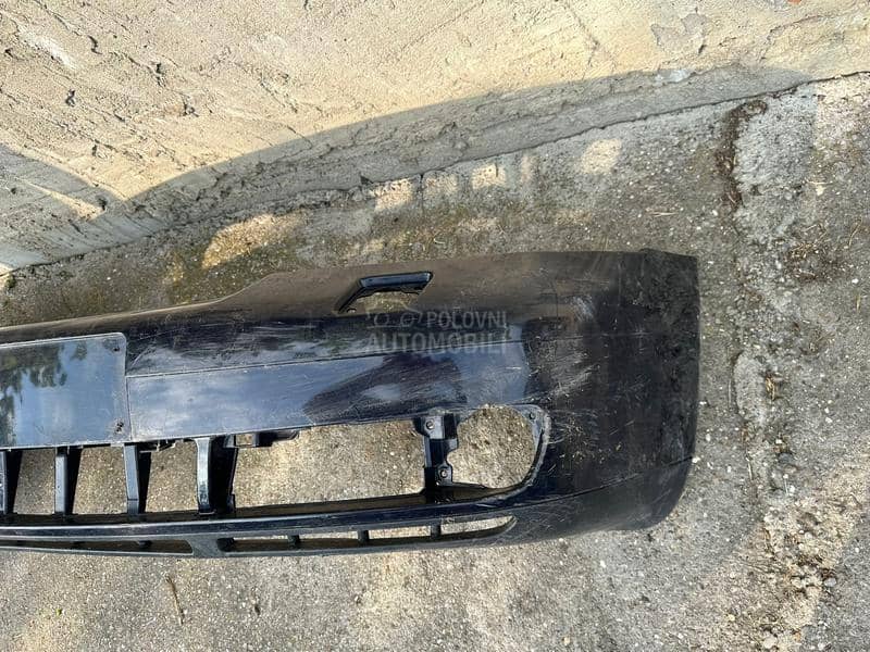 Prednji branik A4 B5