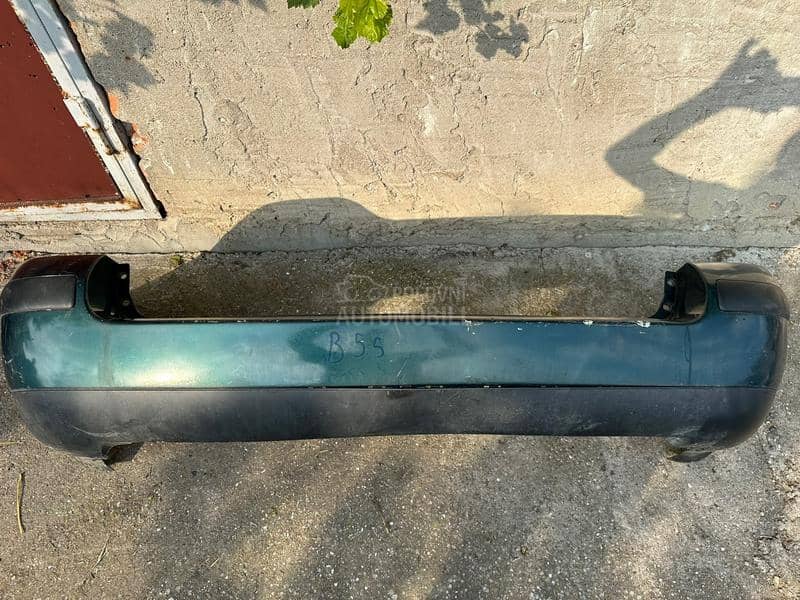 Zadnji branik karavan