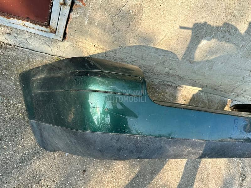 Zadnji branik karavan