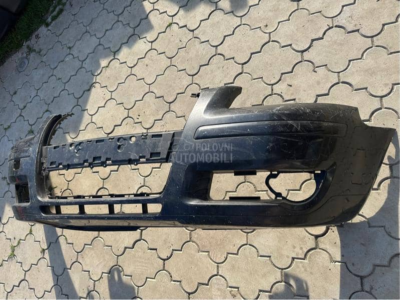 Prednji branik A3 8P