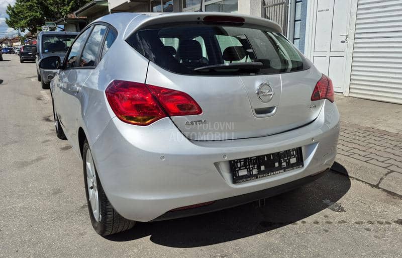 Opel Astra J 1.7cdti