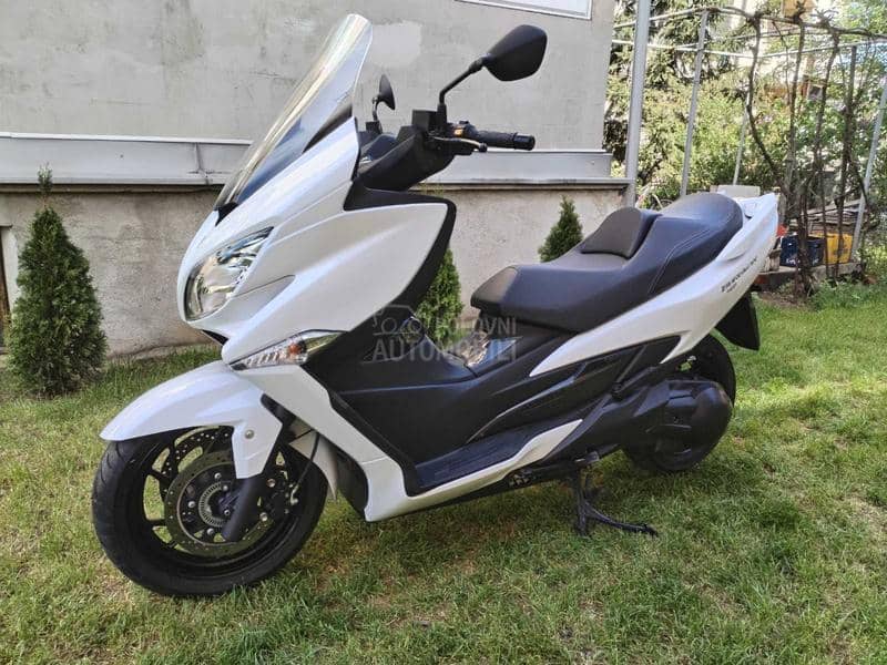 Suzuki Burgman 400 cc