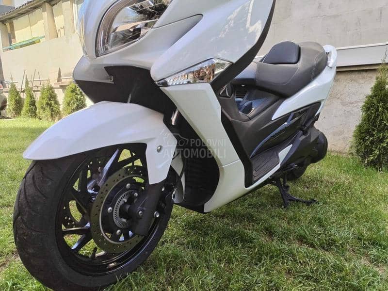 Suzuki Burgman 400 cc