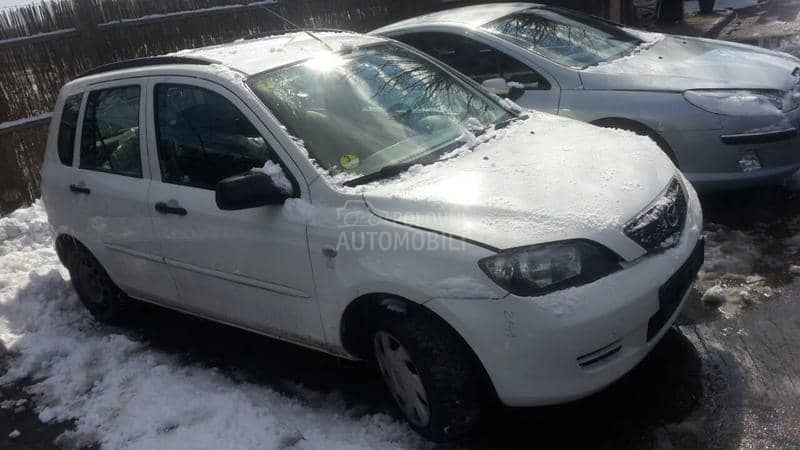 Mazda 2 2004 -  kompletan auto u delovima