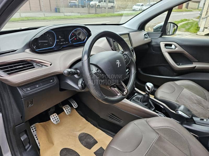 Peugeot 2008 1.6 E-HDI/ALLURE