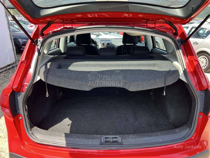 Nissan Qashqai 1.6    P L I N