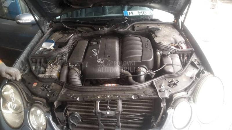 Mercedes Benz E Klasa 2005 -  kompletan auto u delovima