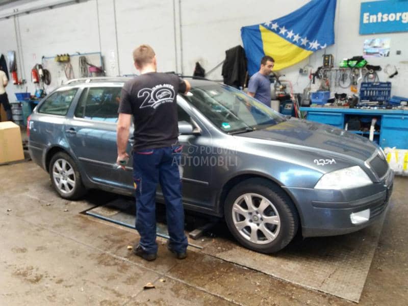 Škoda Octavia 2006 -  kompletan auto u delovima