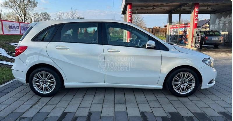 Mercedes Benz B 180 autommaa