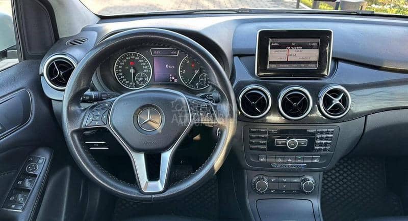 Mercedes Benz B 180 autommaa