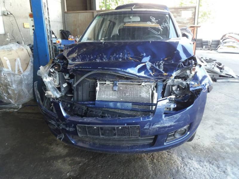 Suzuki Swift 2005 -  kompletan auto u delovima