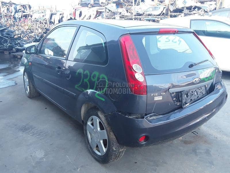 Ford Fiesta 2006 -  kompletan auto u delovima