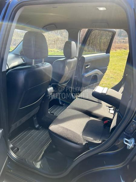 Mitsubishi Outlander o p i s 2.0d
