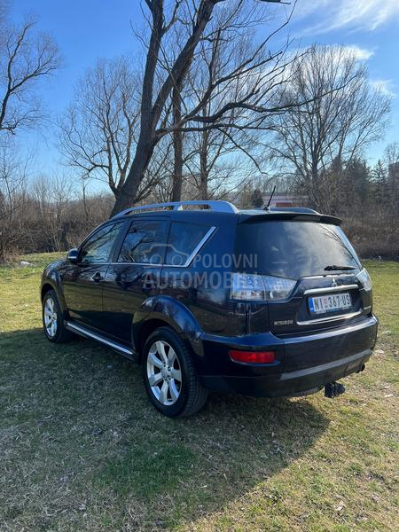 Mitsubishi Outlander o p i s 2.0d