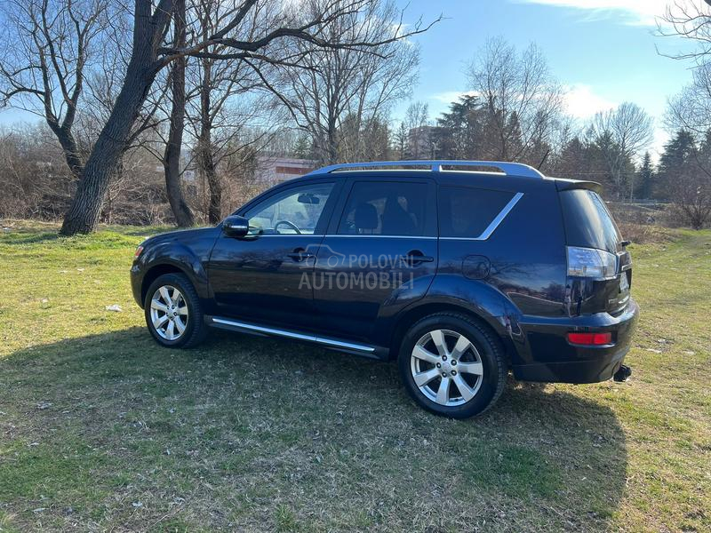 Mitsubishi Outlander o p i s 2.0d