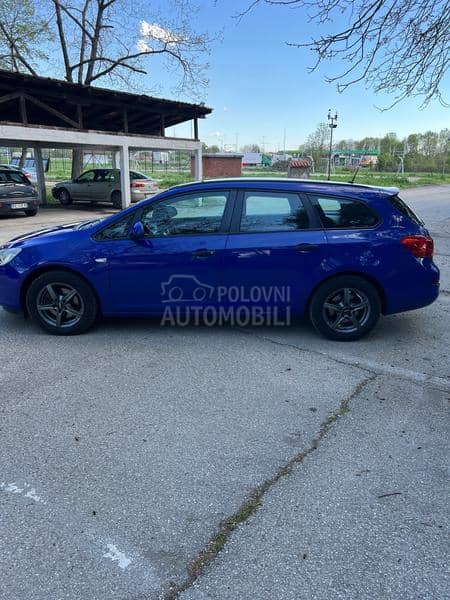 Opel Astra J 1.7 CDTI Švajcarac