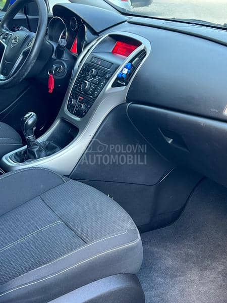 Opel Astra J 1.7 CDTI Švajcarac