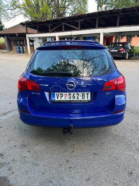 Opel Astra J 1.7 CDTI Švajcarac
