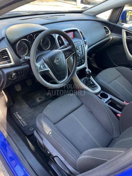 Opel Astra J 1.7 CDTI Švajcarac