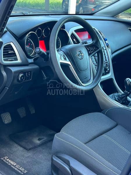 Opel Astra J 1.7 CDTI Švajcarac