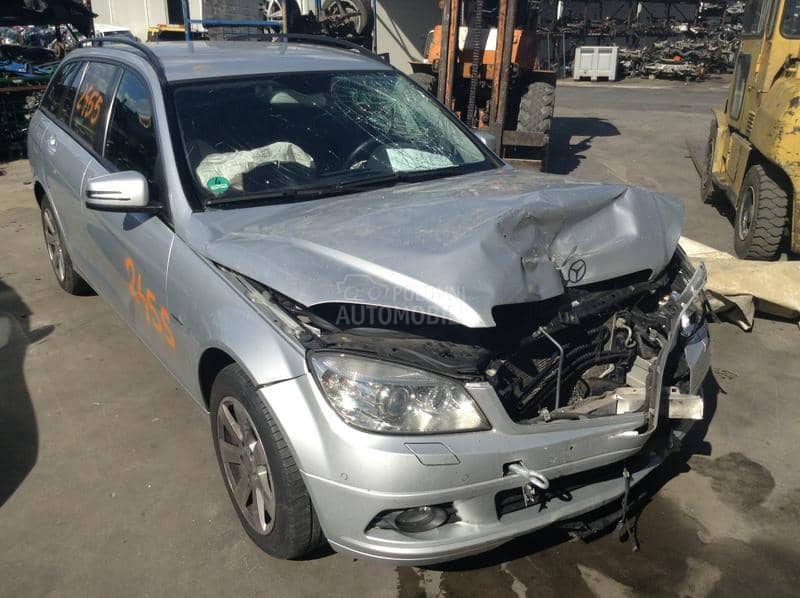 Mercedes Benz C Klasa 2011 -  kompletan auto u delovima