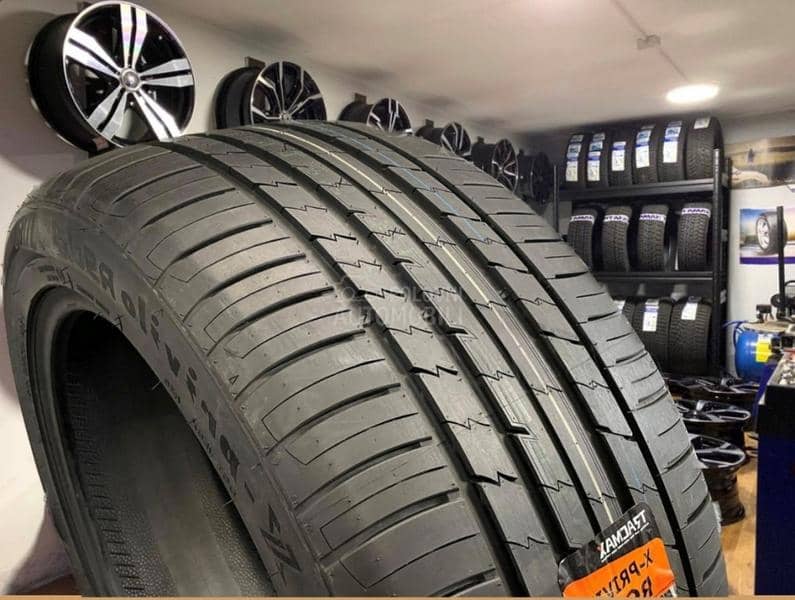 Tracmax 285/40 R22 Letnja