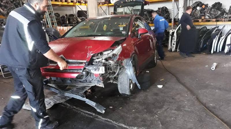 Citroen C4 2007 -  kompletan auto u delovima