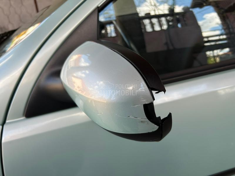 Opel Corsa C 1.2b 4 klipa
