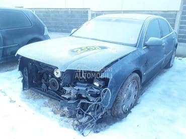 Audi A8 2005 -  kompletan auto u delovima