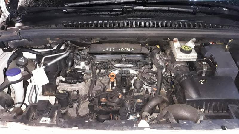 Peugeot 5008 2012 -  kompletan auto u delovima