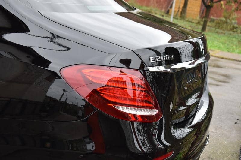 Mercedes Benz E 200 