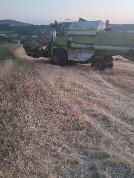 Claas Dominator 106
