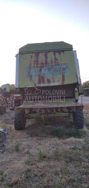 Claas Dominator 106