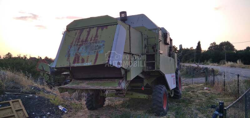 Claas Dominator 106
