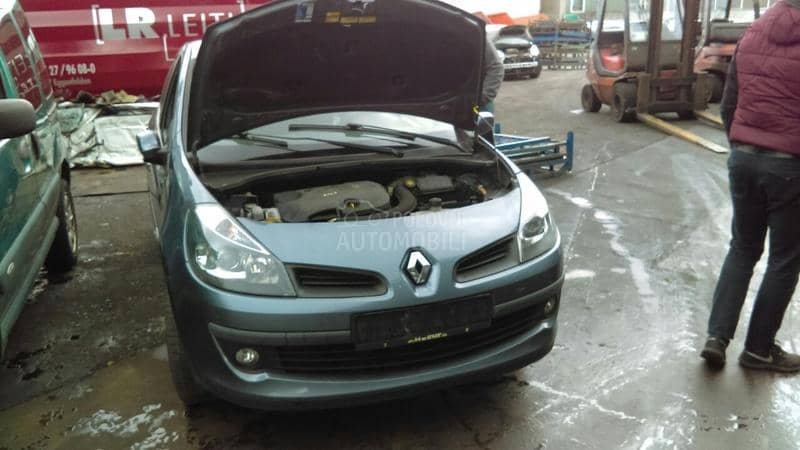Renault Clio 2005 -  kompletan auto u delovima