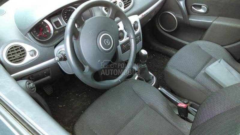 Renault Clio 2005 -  kompletan auto u delovima