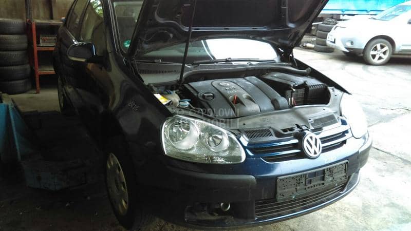 Volkswagen Golf 5 2005 -  kompletan auto u delovima