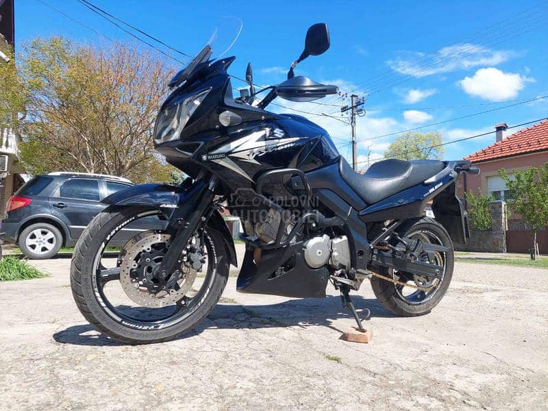 Suzuki v strom 650 dl