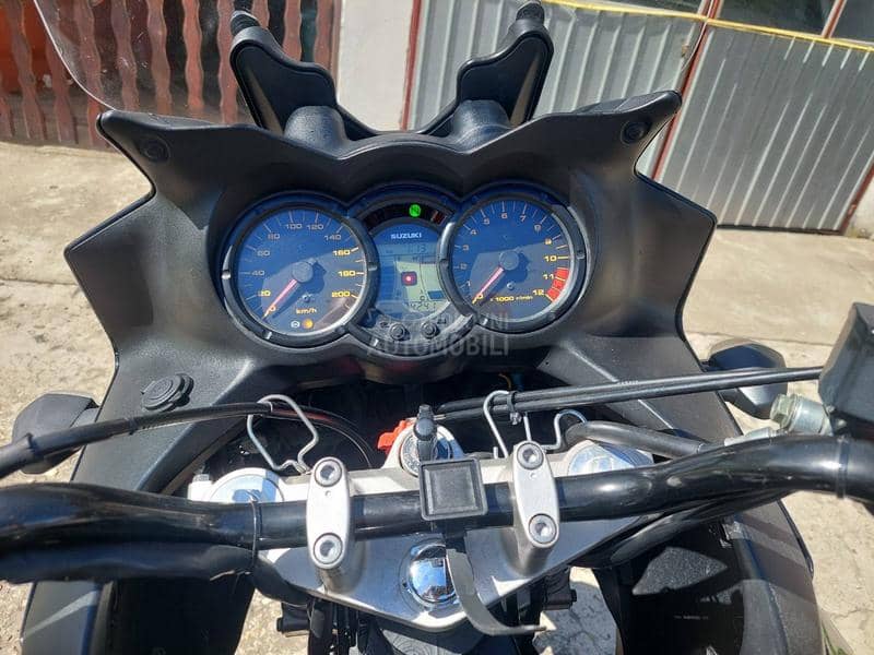 Suzuki v strom 650 dl