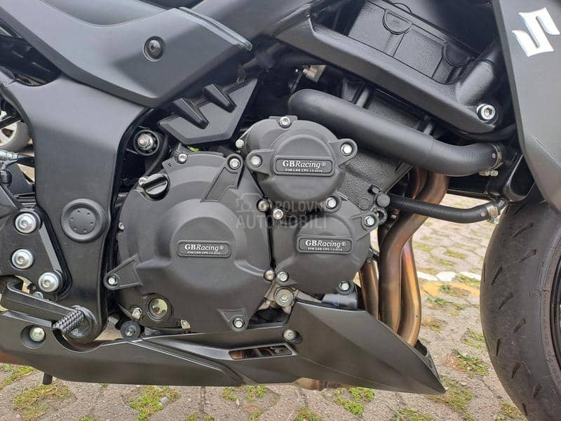 Suzuki gsxs 750
