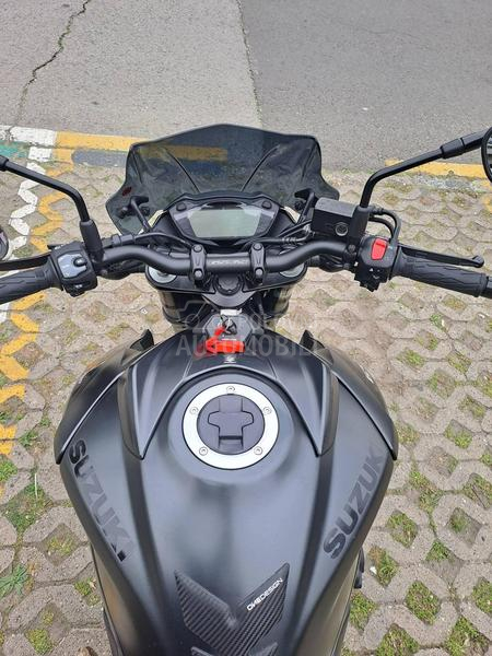 Suzuki gsxs 750