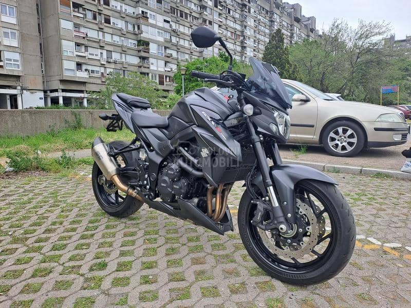 Suzuki gsxs 750