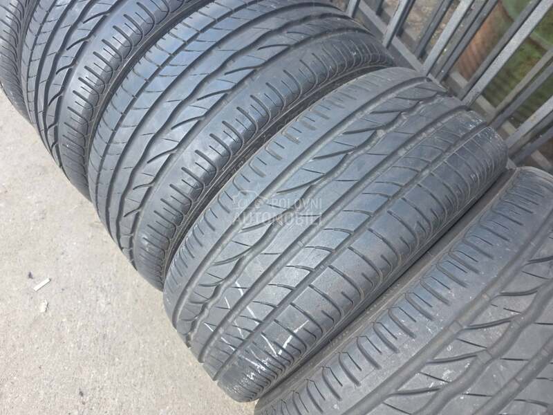 Dunlop 215/45 R16 Letnja