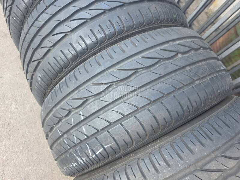 Dunlop 215/45 R16 Letnja