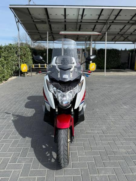Honda INTEGRA 750 S
